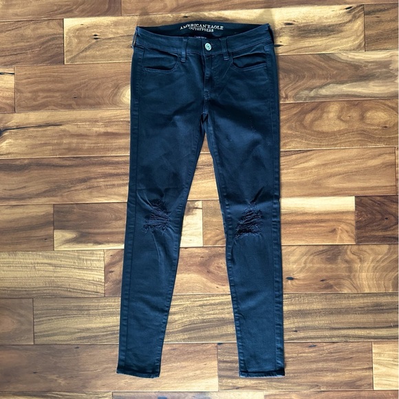 American Eagle Super Stretch Black Distressed Jegging Denim Jeans size 2 - Picture 1 of 5